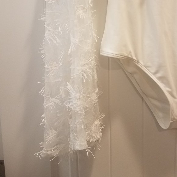 Boutique White Floral Bodysuit With Sheer Sleeves NWOT Size Small 1day SALE! - Picture 6 of 8